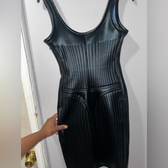Mugler embossed scuba mini dress. dress isNEW! Never been worn. 100% AUTHENTIC! - Picture 3 of 4
